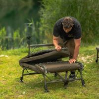 Avid Carp Lehátko Benchmark Ultra Standard Bed (7)