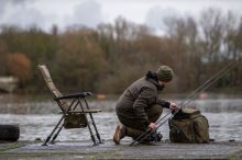 Avid Carp Kreslo Revolve Armchair (2)