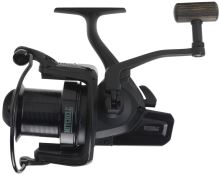 Mitchell Navijak Avocast 7000 Black Edition (3)