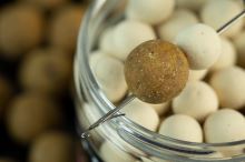 Sticky Baits Plávajúce Boilies Manilla Pop-Ups White Ones 100 g (1)