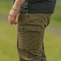 Avid Carp Tepláky Cargo Joggers Green (1)