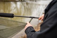 Wychwood Kaprový Podberák Extremis 42 inch Landing Net And 2 Piece Handle (4)