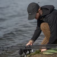 Avid Carp Šiltovka Stealth Black Waterproof 5-Panel Cap (3)