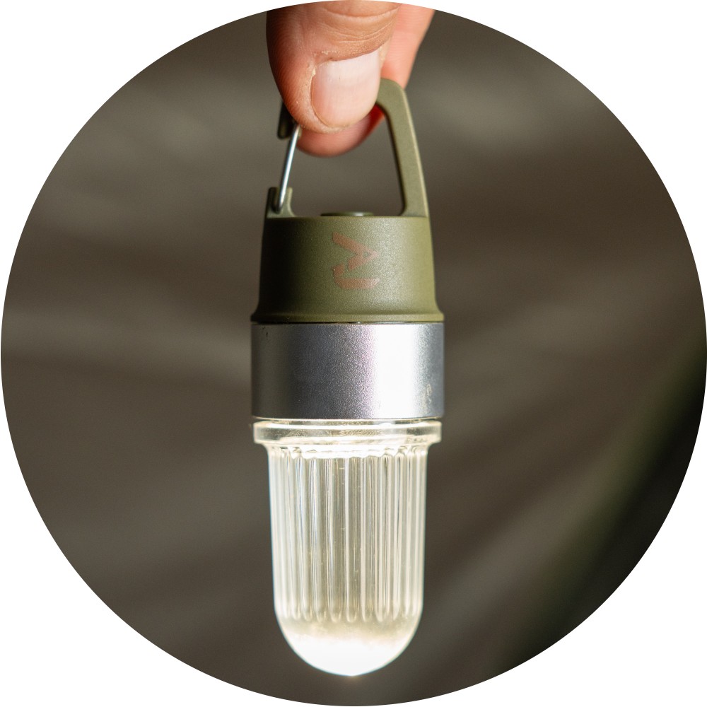 One more cast svetlo na fľašu the bottle job rechargeable lantern and bottle lid