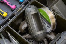 Korum Krmítko Window Maggot Feeder (3)