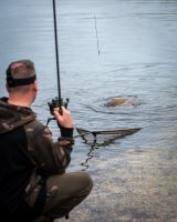 Fox Podberák Eos-X Landing Net 1,8 m 42" (8)