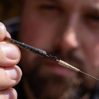 Avid Carp Montáž Outline FleckTone QC Swivel Bag Stems (3)