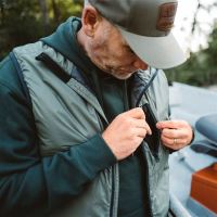 Grundéns Vesta Forecast Insulated Vest Anchor (6)