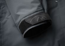 Geoff Anderson Bunda Barbarus Asim Tmavo Šedá (5)