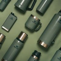 Stanley Darčekový Set Adventure Series Placatka/Butylka 250 ml + Panáky 4ks zelená (3)