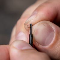 Avid Carp Montáž Outline FleckTone Ring Swivel Bag Stems (6)