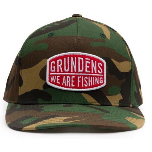 Grundéns Šiltovka We Are Fishing Camo Trucker Camo