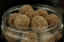 Sticky Baits Extra Tvrdé Boilies Manilla Active Tuff Ones 160 g (1)