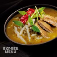 Expres Menu Khao Soi - Rezancová Polievka s Kačacím Mäsom 330 g (1)