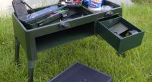 Nash Stolík Bivvy Box Table + Medium Tackle Box (4)