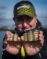 Matrix Krmítko Plastic Cage Feeder L (14)