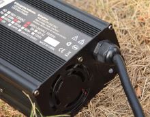 Mivardi Lithiová Batéria M-CELL 24 V 100 Ah + 20 A Nabíjačka (15)