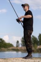 Korda Nohavice Ultralite Joggers Dark Kamo (2)
