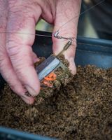 Matrix Krmítko Plastic Cage Feeder M (19)