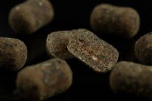 Sticky Baits Neutrálne Vyvážené Boilie Bloodworm Wafters Dumbells 130 g (2)