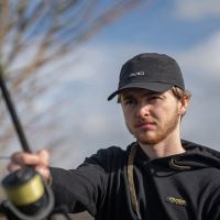 Avid Carp Šiltovka Stealth Black Waterproof 5-Panel Cap (2)