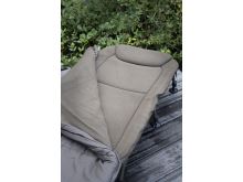 Avid Carp Lehátko So Spacím Vakom Benchmark Lite Memory Foam System (8)