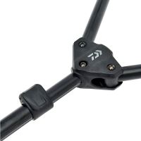 Daiwa Stojan Na 3 Prúty Black Widow Low Level 3 Rod Pod (2)