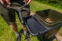 Avid Carp Stojan na Vedro Bait Station Kit (7)