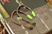 Korda Háčiky Kaptor Wide Gape Gravel 10 Stuck