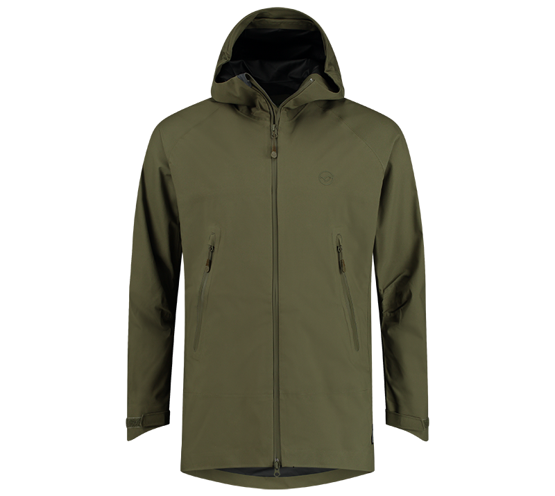 Korda bunda drykore jacket olive - s.
 Windproof - Aj keď je určený na nosenie cez vrchnú časť odevu počas chladnejších mesiacov, aj cez to hrá tiež veľkú úlohu pri udržiavaní tepla, pretože je dokonale odolná voči vetru, dokonca ani tá najsilnejšia víchrica sa cez ňu nedostane.
 STRETCH FIT - High-tech tkaný materiál, ktorý sme použili, je odolný proti vode a vetru a poskytuje výnimočné pohodlie spolu s veľmi pružným materiálom, čo znamená, že zatiaľ čo bunda bola navrhnutá tak, aby zabránila prieniku dažďa alebo vetra, tiež umožňuje získate úplnú slobodu pohybu a vy tým nebudete nijako obmedzení, pokiaľ ide o rybolov.
 Bunda DRYKORE prešla rozsiahlym testovaním, aby bolo všetko dokonalé, za posledné dva roky ste iste videli Dannyho a jeho tím v našich videách.
 Golier je dostatočne vysoký, aby nedochádzalo k prefúknutiu, to tiež zabráni trenie zipsu o tvár alebo bradu, čo vás udrží v úplnom komforte.
 Je tvarovaná okolo pása tak, aby bol vzadu dlhšia, čo znamená, že vás stále udrží v suchu, keď si sadnete, ohnete, a voda sa vám tak nedostane kam nemá.
 Zipsy sú vysoko kvalitné a boli navrhnuté tak, aby zabránili prieniku vody cez hlavný zips alebo do dvoch veľkých vonkajších vreciek, ktoré možno použiť buď na uloženie vecí, alebo na ochranu rúk pred chladným alebo daždivým počasím.
