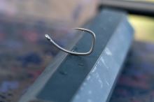 One More Cast Háčiky Lock Hook Longshank Barbless 10 ks (1)