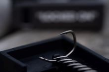 One More Cast Háčiky Lock Hook Barbed 10 ks (2)