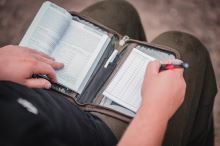 Giants Fishing Puzdro Na Rybárske Doklady License Wallet (5)