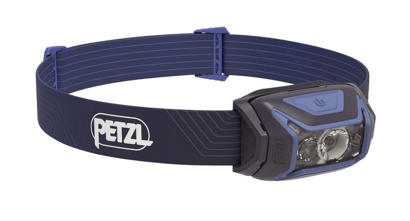 Petzl čelovka actik modrá.
 VAROVANIE: Toto svietidlo nie je certifikované na použitie v cestnej premávke: pri použití v oblasti podliehajúcej dopravným predpisom nie sú svietidlá Petzl náhradou za požadované certifikované osvetlenie.
 Parametre: 
 
 Farba Šedá/Modrá/Zelená/Červená 
 Hmotnosť 98 g 
 Doba svietenia 100 hod 
 Dosvit 100 m 
 Svetelný tok 450 lm 
 Režimy svietenia 3 číre / 2 červené 
 Zdroj 3xAAA/LR03 alkalické, lítiové, Ni-MH 
 Odolnosť IPX4 
 Certifikácia CE 
 Záruka 5 rokov