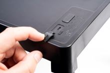 RidgeMonkey Stolík S Powerbankou Vault Tech Table 9500 maH (2)