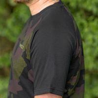 Avid Carp Tričko Distortion Camo Lite T-Shirt (5)