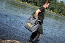 Black Cat Taška Cat Seal 50L WP Sling Bag (8)