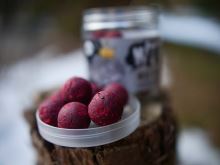 G.B.U. Vyvážené Boilies WTF Strawberry Punk 120 g (1)