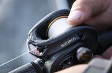 Penn Multiplikátor Squall 300 Low Profile LH (2)