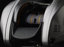 Savage Gear Multiplikátor SG6 BC 300 RH Prevod 5,6:1 (3)