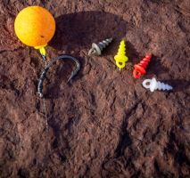 Giants Fishing Kolíček S Očkom Elements Pop Up Pegs Mix Colour 12 ks (1)