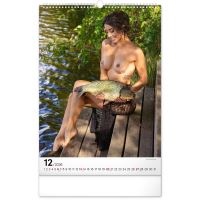 PGCZ Nástenný Kalendár Girls and Carps 2026 33x46 cm (13)