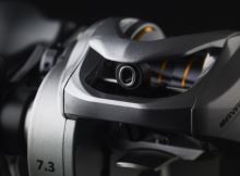 Savage Gear Multiplikátor SG6 BC 300 RH Prevod 5,6:1 (2)