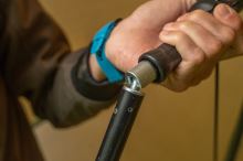 Avid Carp Dáždnik Revolve 60in Day-Session Brolly (8)