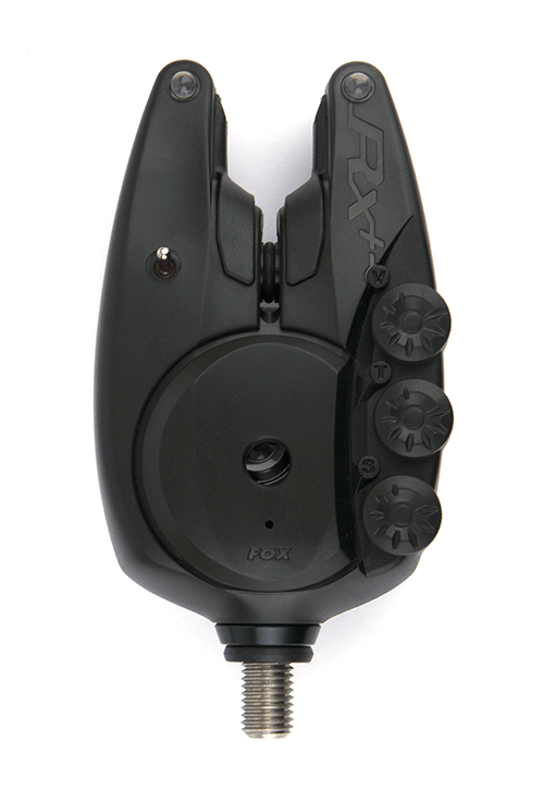 Fox hlásič micron rx+.
 
 
  
 
 
 Vodeodolný pogumovaný obal 
 Digitálne obvody 
 D-Tec ™ Plus Sensing System (DTSS) 
 Signalizácia slabej batérie 
 CNC strojovo obrábané koliesko Tru-Run ™ 
 Dve viacfarebné LED diódy (možnosť voľby farieb - červená, zelená, modrá, oranžová, purpurová a biela) 
 Spínač Vypnutie / Zapnutie s dvoma režimami (denné a nočné) 
 V nočnom režime budú obe LED diódy jemne svietiť vo zvolenej farbe 
 Vysoko kvalitný kužeľový reproduktor 
 Závit z kvalitnej nehrdzavejúcej ocele 3/8 