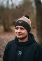 Giants Fishing Zimná Čiapka Pánska Trojfarebná s Bambulkou (3)