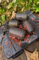 Korum Krmítko Combi Feeder Medium (2)