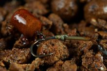 Sticky Baits Neutrálne Vyvážené Boilie Bloodworm Wafters Dumbells 130 g (1)