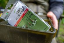 Korum Háčik s Gumičkou Banded Hook Hairs Barbed (1)