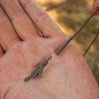 Avid Carp Montáž Outline FleckTone Fused Lead QC Clips (5)